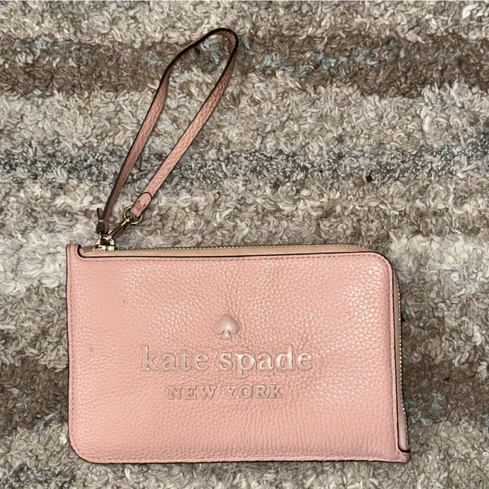 PREOWNED- Kate Spade wristlet
